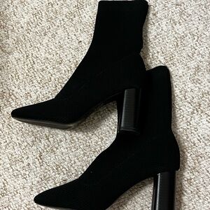 Zara Black Heeled Boots （New without tag）